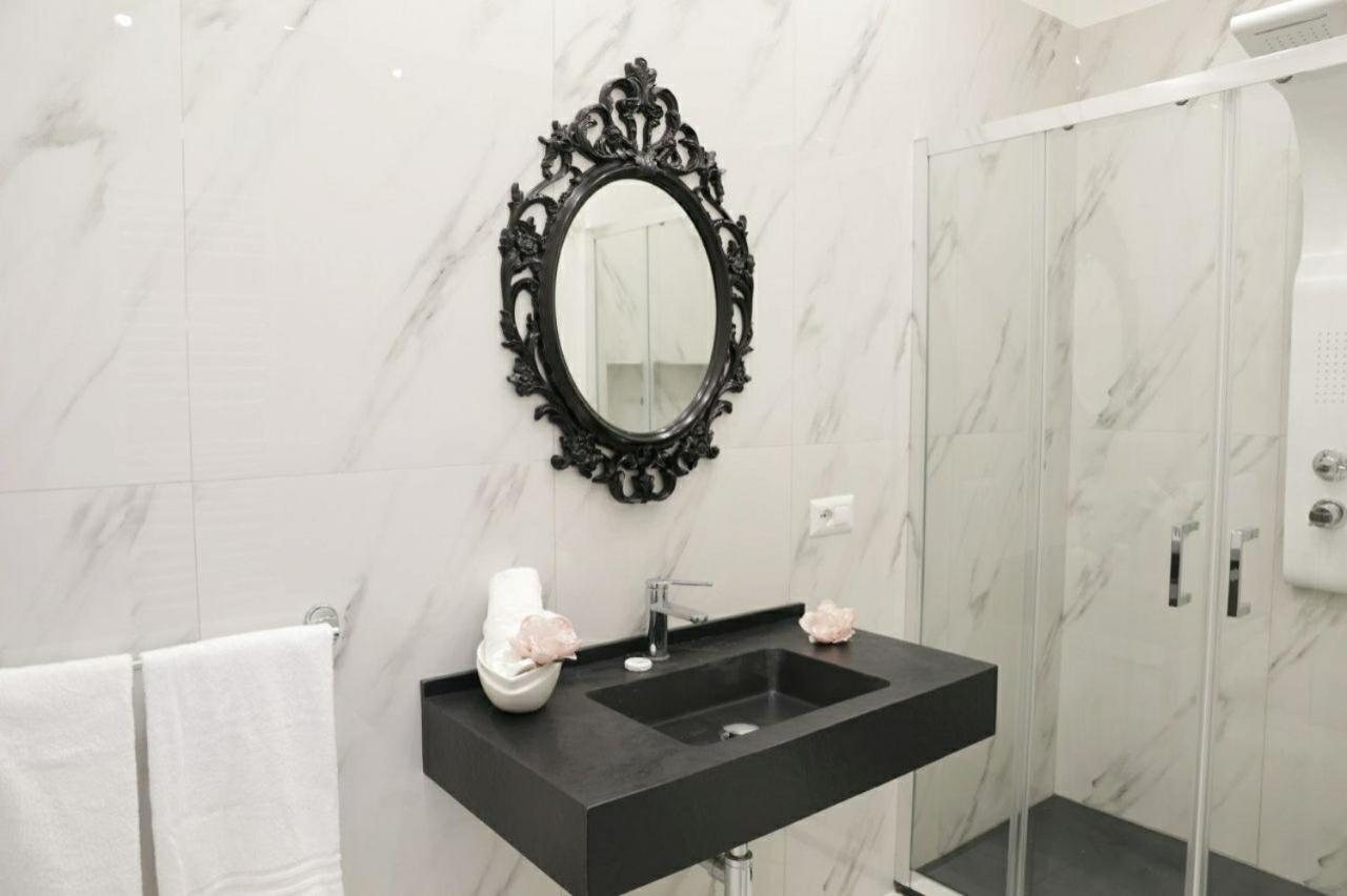 La Dukesca Chic Apartment Napoli Exterior foto